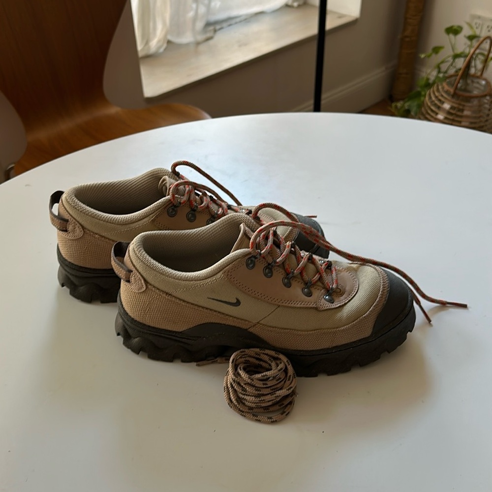 Nike Lahar Canvas Low Grain